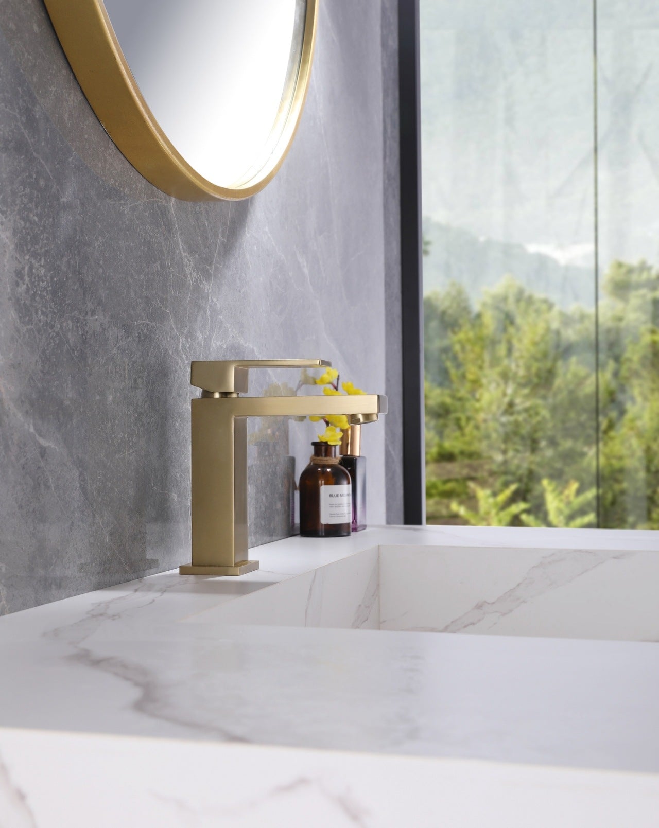 Aqua Kubo Single Lever Bathroom Vanity Faucet – Gold