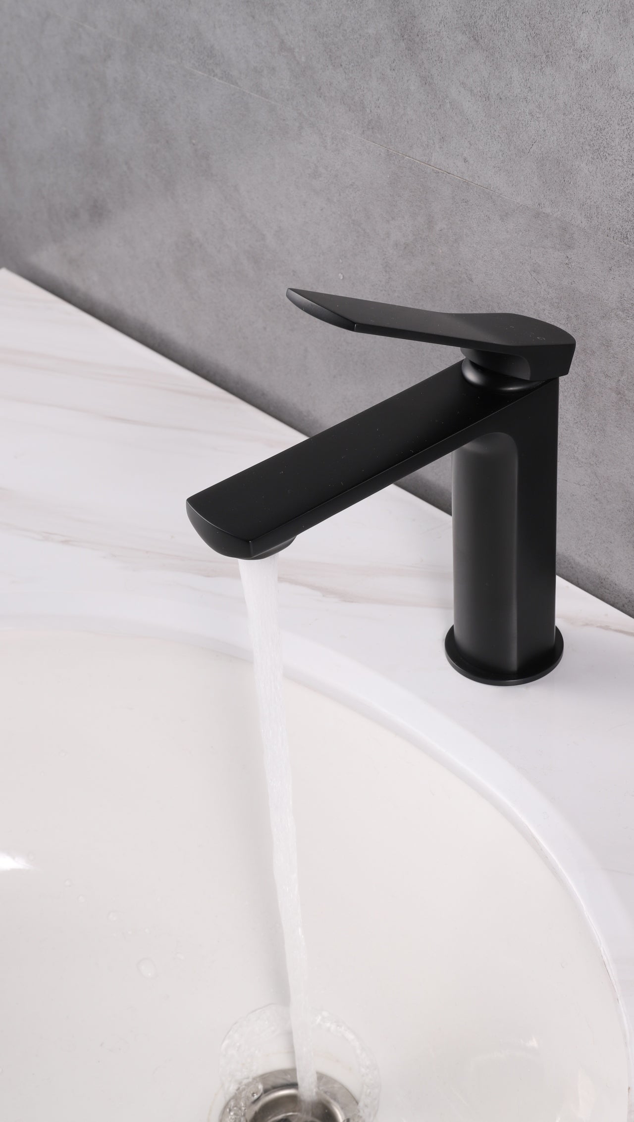 Aqua Balli Single Lever Bathroom Vanity Faucet – Matte Black